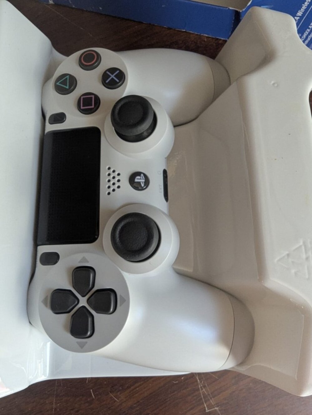 Sony PS4 DualShock 4 Wireless Controller - White